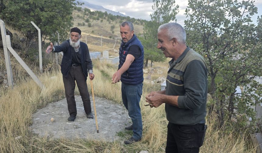 Eşi ve kendisi için mezar kazdırdı