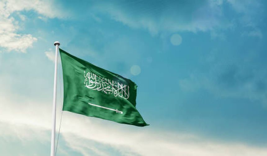 Husilerden Suudi Arabistan'daki havalimanlarına saldırı: 3 ölü, 36 yaralı