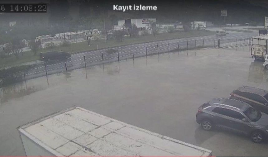 İkiye bölünen otomobilin sürücüsünün öldüğü kazada kusur raporuna aileden itiraz