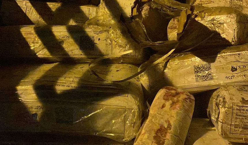 İmha edilmesi gereken bozuk etleri piyasaya sürmeye çalışan 4 şüpheli yakalandı