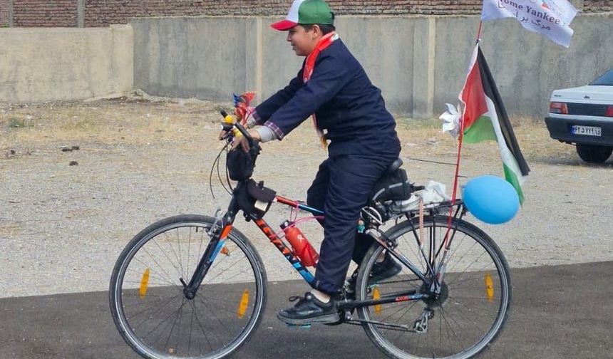 İran'da öldürülen çocuklar için 2 bin 865 kilometre pedal çevirdiler