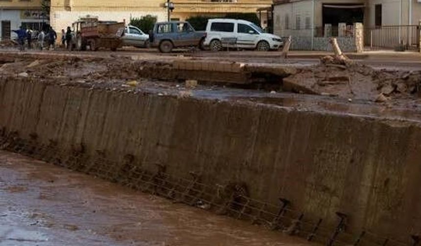 İspanya'da şiddetli yağışların neden olduğu selde 2 kişi hayatını kaybetti