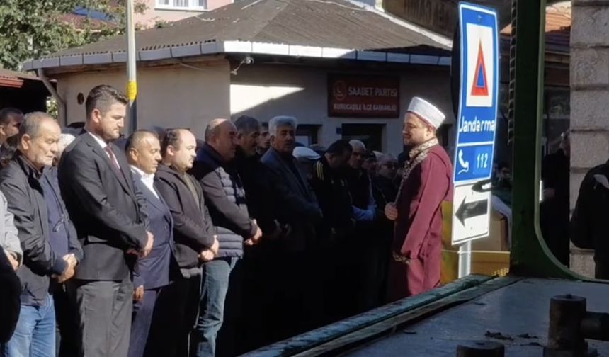 Konserde fenalaşıp ölen bankacı, toprağa verildi