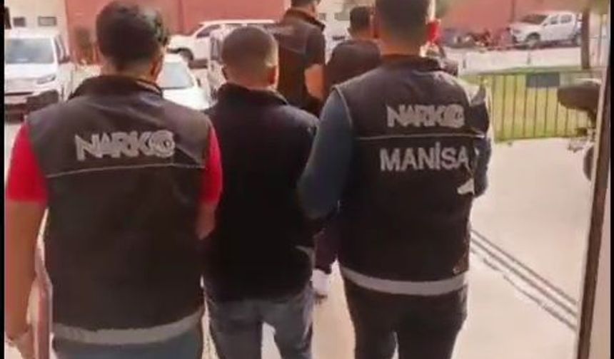 Manisa'da 225 bin 960 sentetik ecza ele geçirildi 2 tutuklama