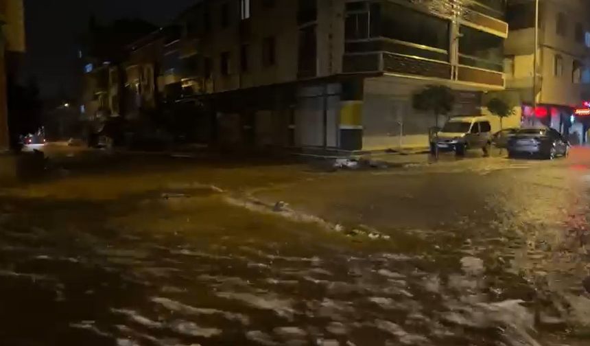 Sakarya'da sağanak; cadde ve sokaklar göle döndü