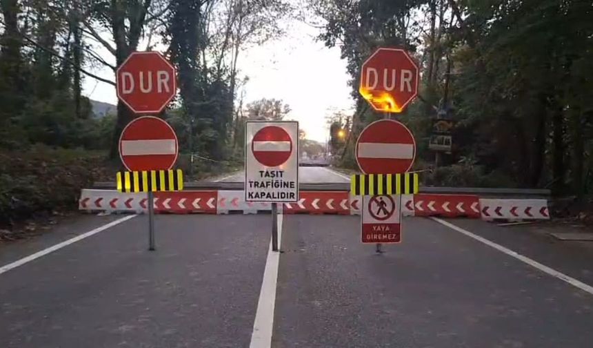 Sapanca'da selde zarar gören Yanık Köprüsü'ne alternatif yol ulaşıma açıldı