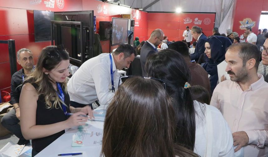 TEKNOFEST Güneydoğu'da Milli Eğitim Bakanlığı standına yoğun ilgi