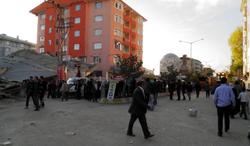 Van depreminin üzerinden 15 yıl geçti; acılar ilk günkü gibi taze